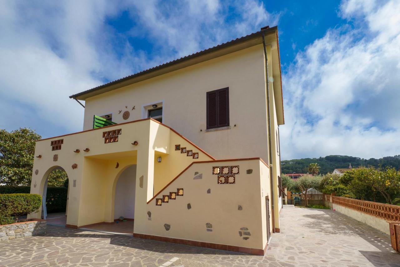 Aethalia - a 300mt dal mare Apartment Marina di Campo Bagian luar foto